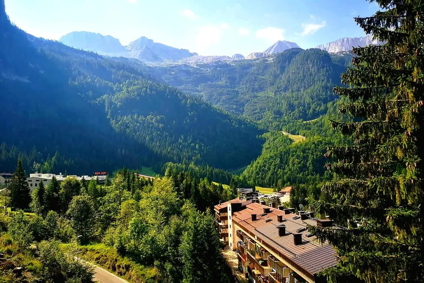 View-stunning 2 BR apartment in the heart of Alps - Image 1