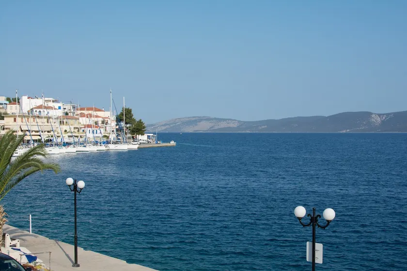 A cozy cute apartment in Mandrakia Ermioni next to the sea - Image 1