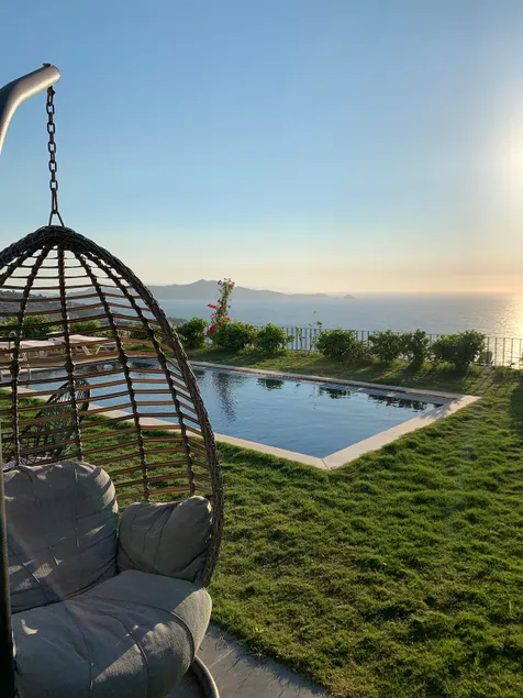 Apartment with spectacular sea views and private pool - Image 1