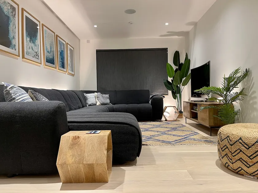 Luxury Smart Eco Home in Newquay by Tolcarne beach - Image 1