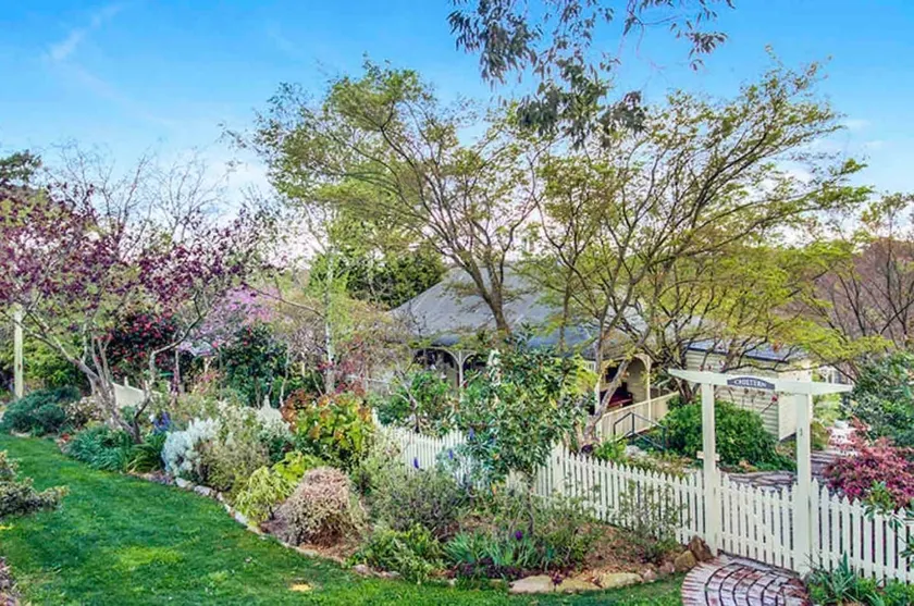 Chiltern Cottage, Blue Mountains Views, Australia - Image 1