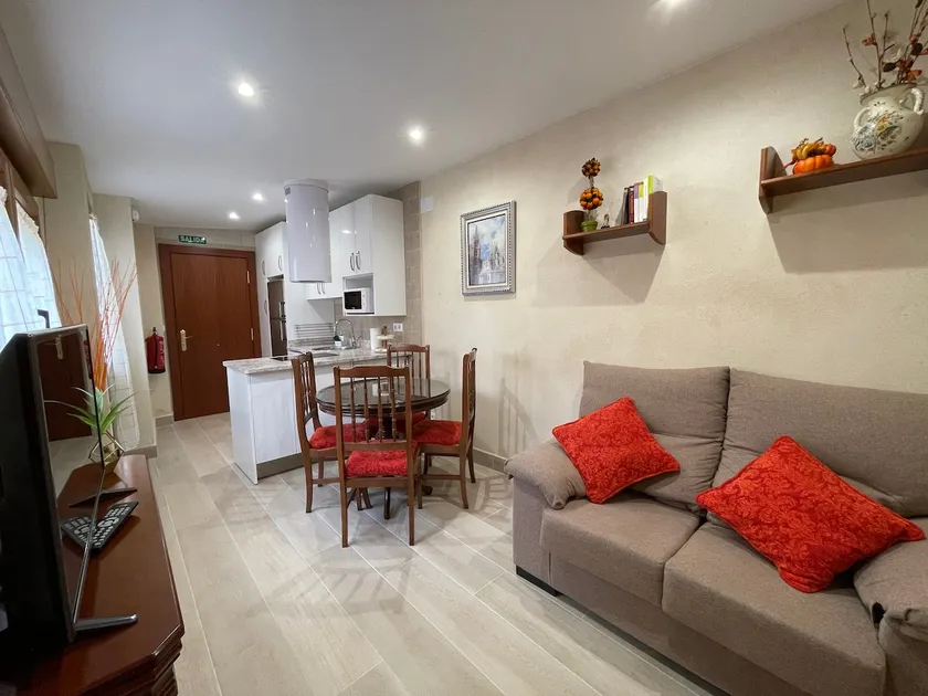 Rafael's Apartments, Menéndez Apartment - Image 1