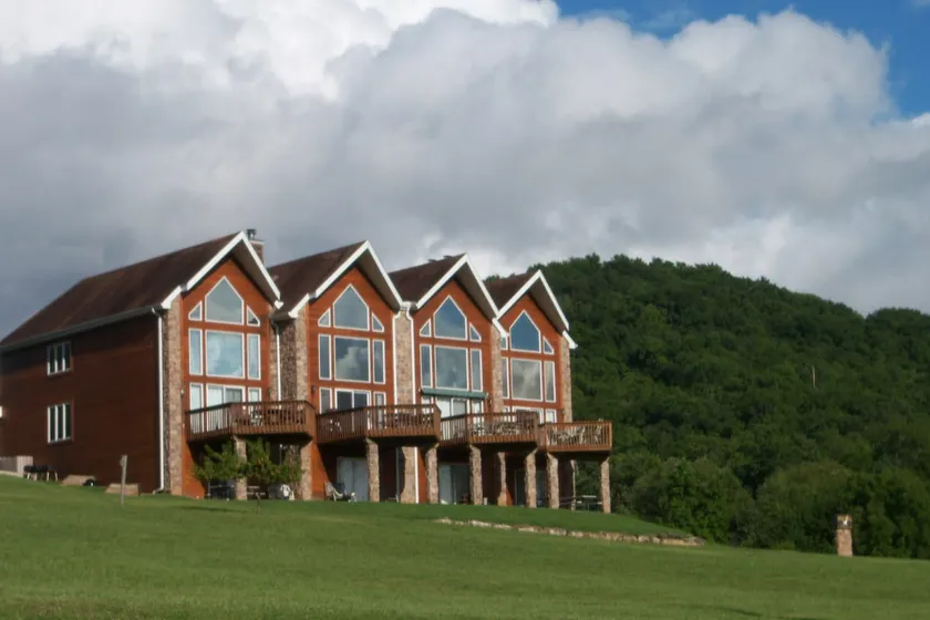 Holiday Island Home with a View of Table Rock Lake - Image 1