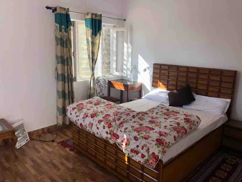 White House in Nainital - Mountain View - Image 1
