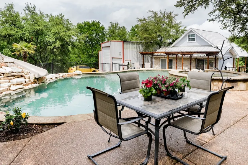 The Getaway-A Southern Chic Farmhouse Style Home with Pool - Image 1