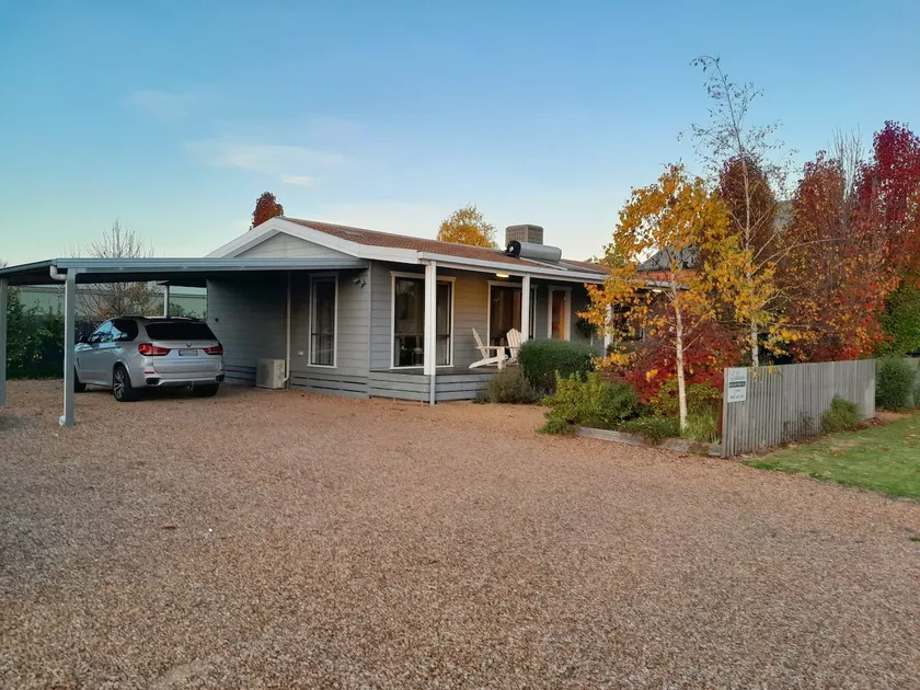 Tranquil Lockhaven House Mulwala - Image 1