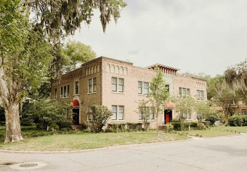 Restored Historic Two Bedroom Rental - Image 1