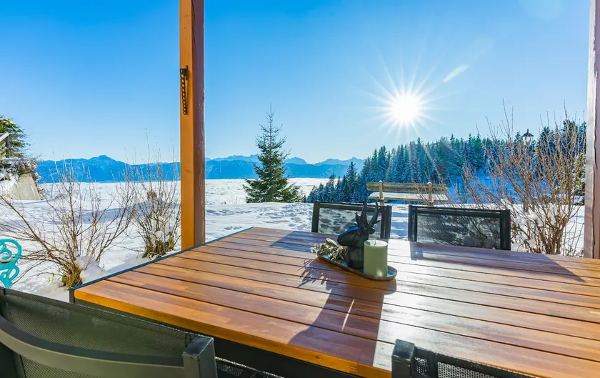 stunning views, access directly to the skiing area - Image 1