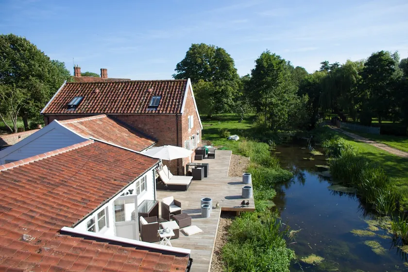 Old Stables riverside spacious chic - Image 1