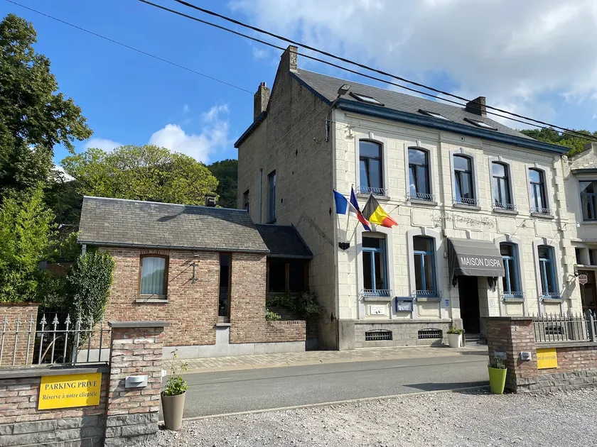 Holiday home sleeps 28 – rooms capacity 40 - Image 1