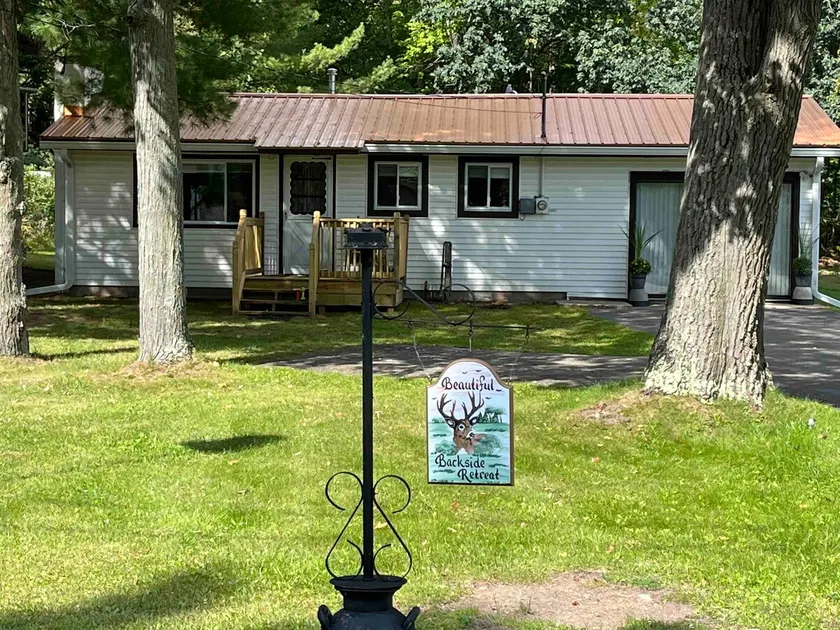 Cabin Backside Retreat with lake access. - Image 1