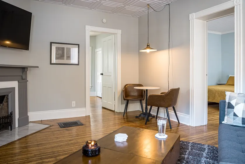 Chic Apt in Neighborhood of the Arts - Image 1