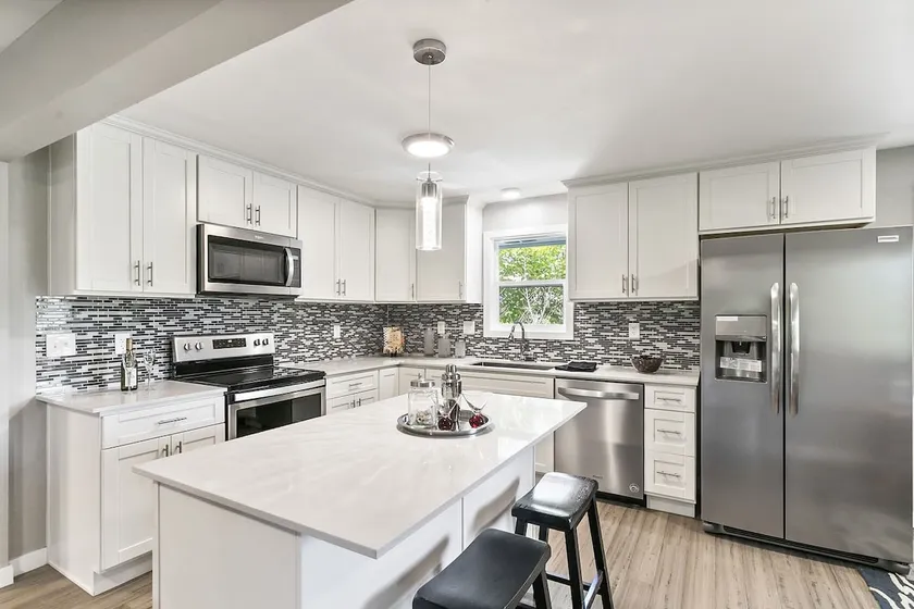 Spacious Seattle Haven - Backyard Oasis & 7 Beds! - Image 1