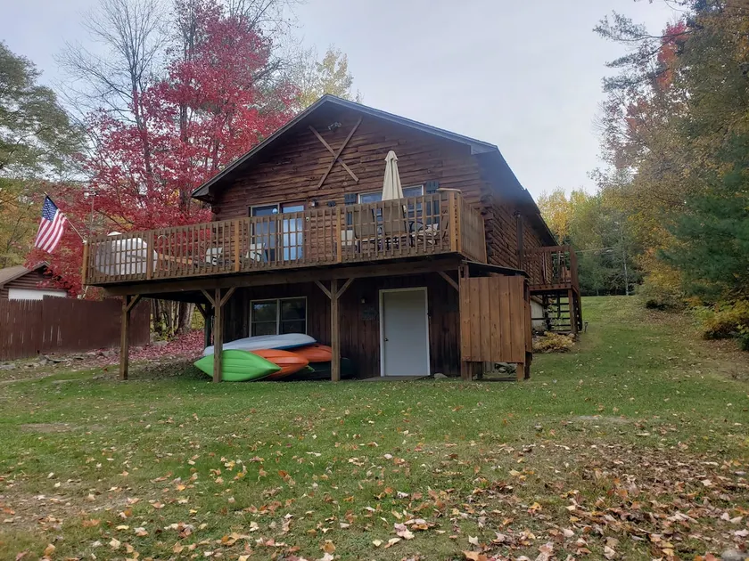 Northaven-Cozy, lakefront, family-friendly - Image 1