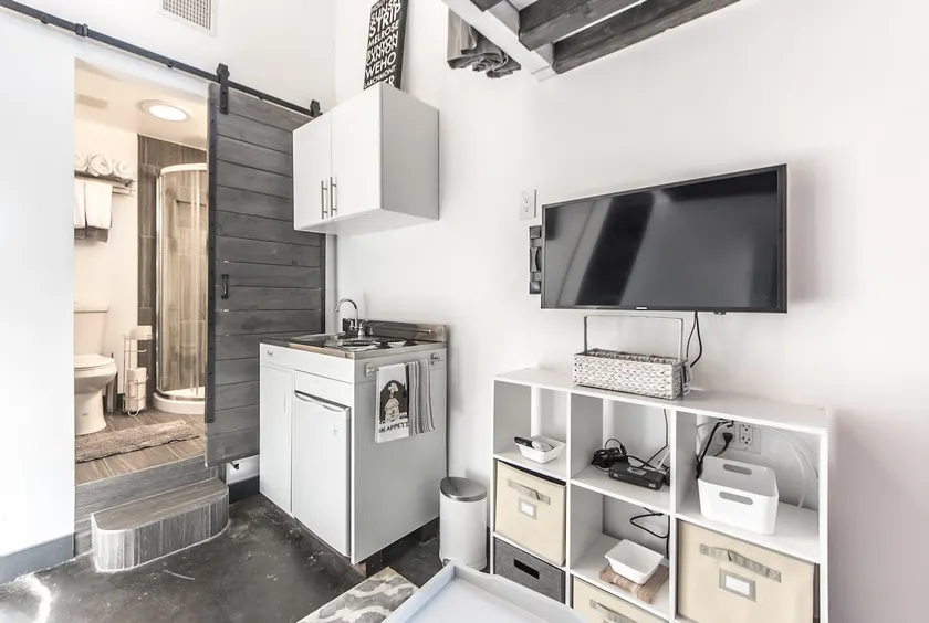 Chic Marina loft+Private Patio Retreat+ Firepit - Image 1