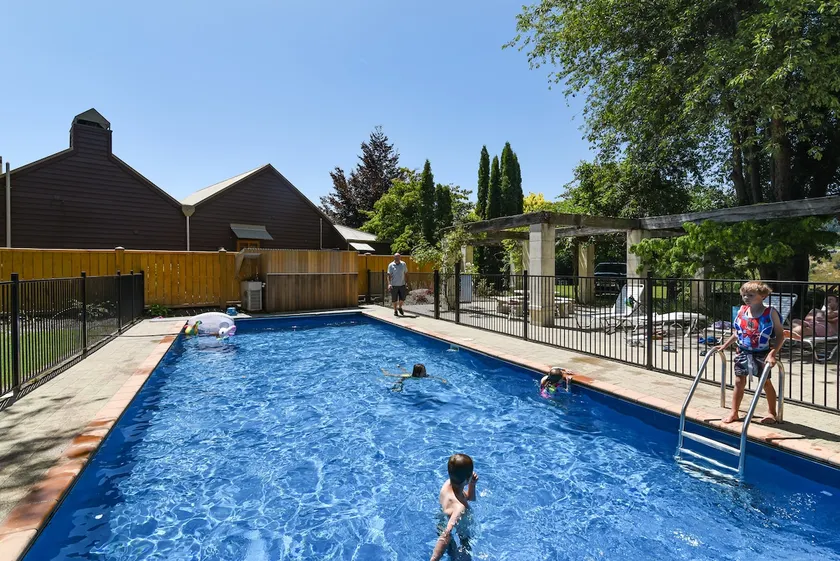 One Bedroom Suite| No cleaning fee - Image 1