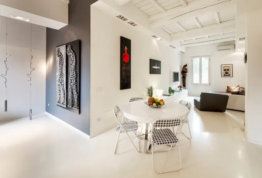 Charming Flat in centro a Ferrara con posto auto - Image 1