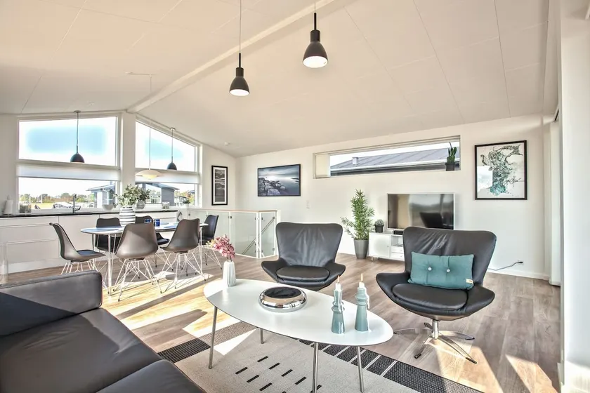 Luxury cottage south of Skagen with ocean views - Image 1