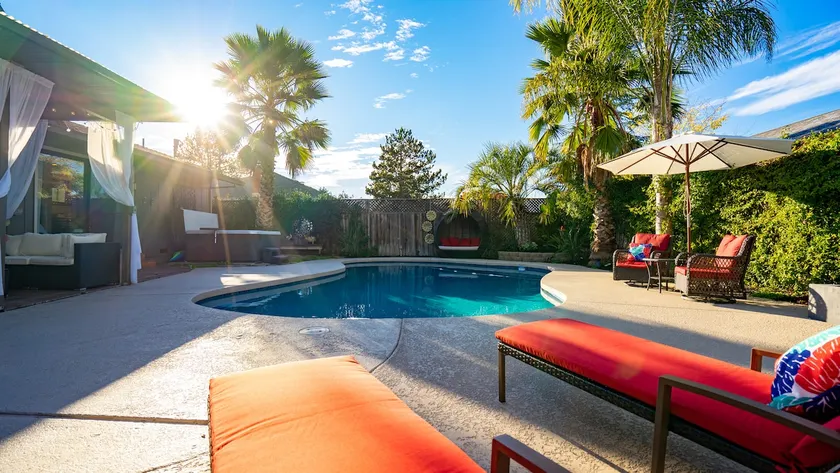 Tropical Oasis with Pool & Hot Tub 30min to Sonoma - Image 1