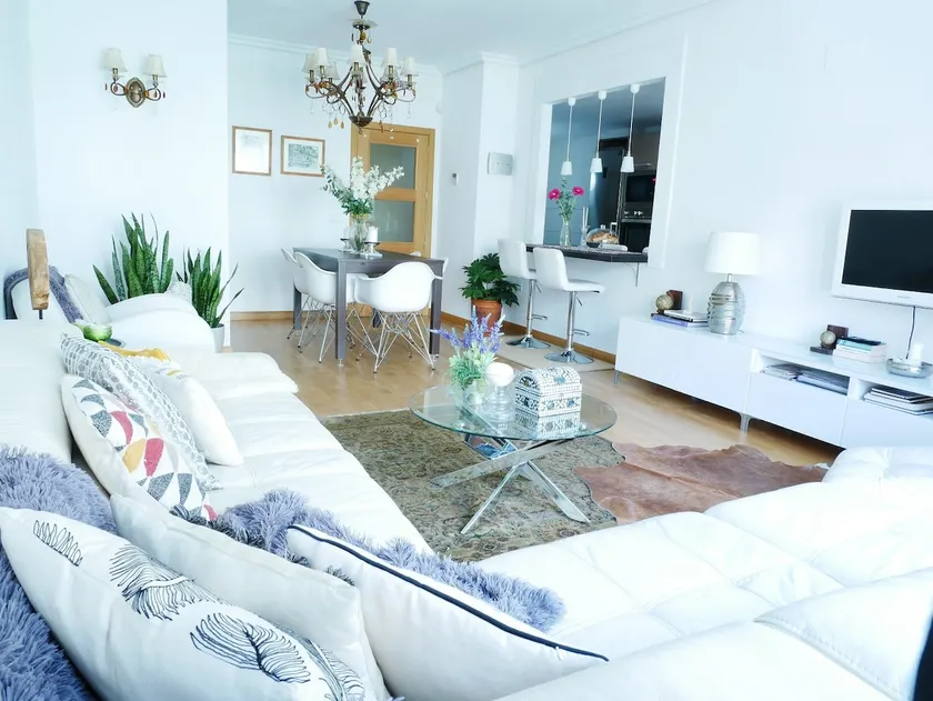 Beautiful, large, centrally located apartment, near the beach, park*. - Image 1