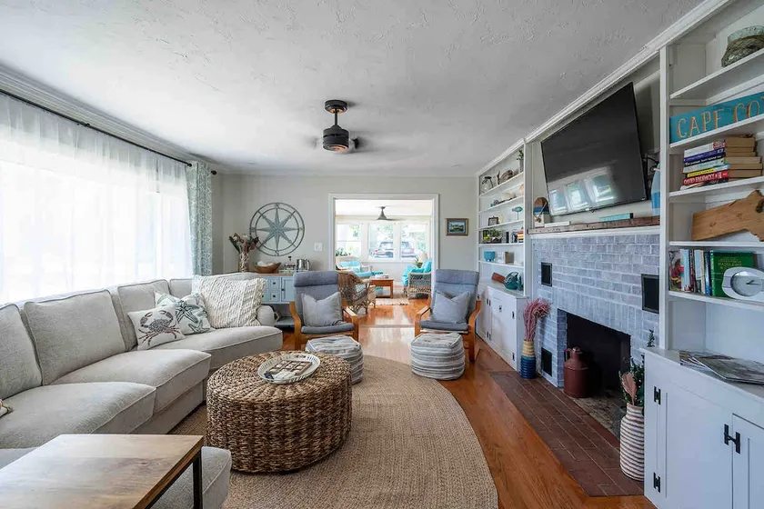 Pleasantville Cottage in Onset 4 houses from beach - Image 1