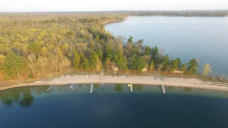 Log Cabin on the Lake - Big Beach - Digital Detox - Image 1