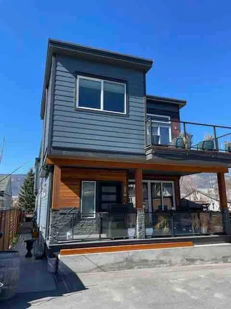 Upscale comfort-Downtown Living Near the Lake - Image 1