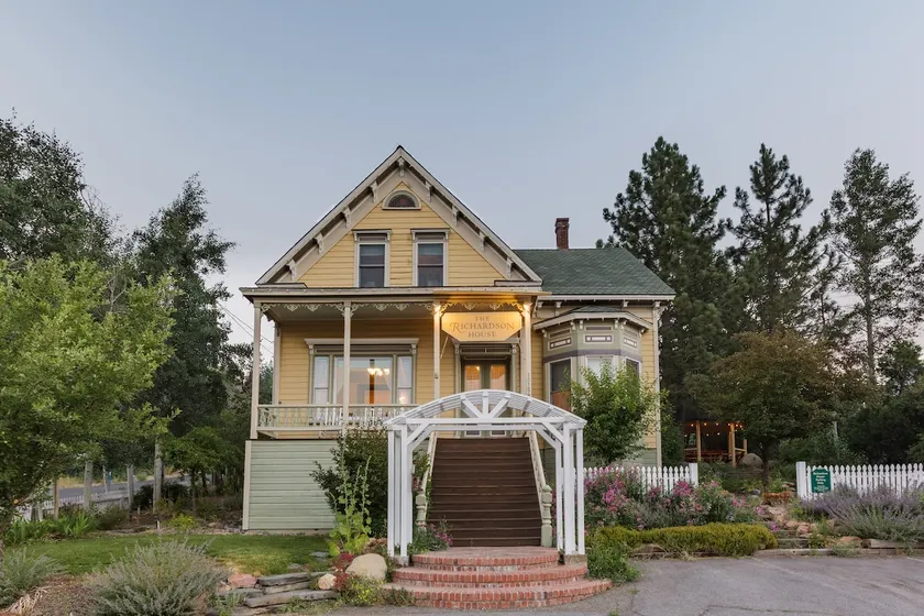 Victorian within walking distance to DT Truckee! - Image 1
