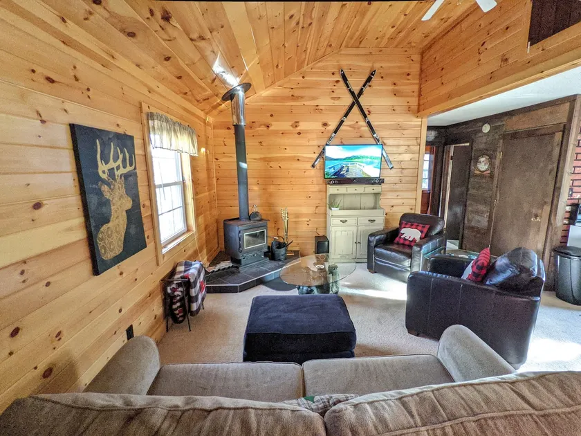 Lake life at Woodford Cottage - Image 1