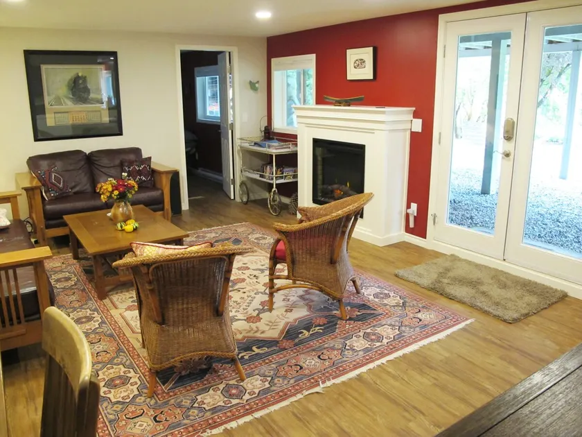A Garden Suite, Hot Tub, Lady Minto Hospt by foot - Image 1