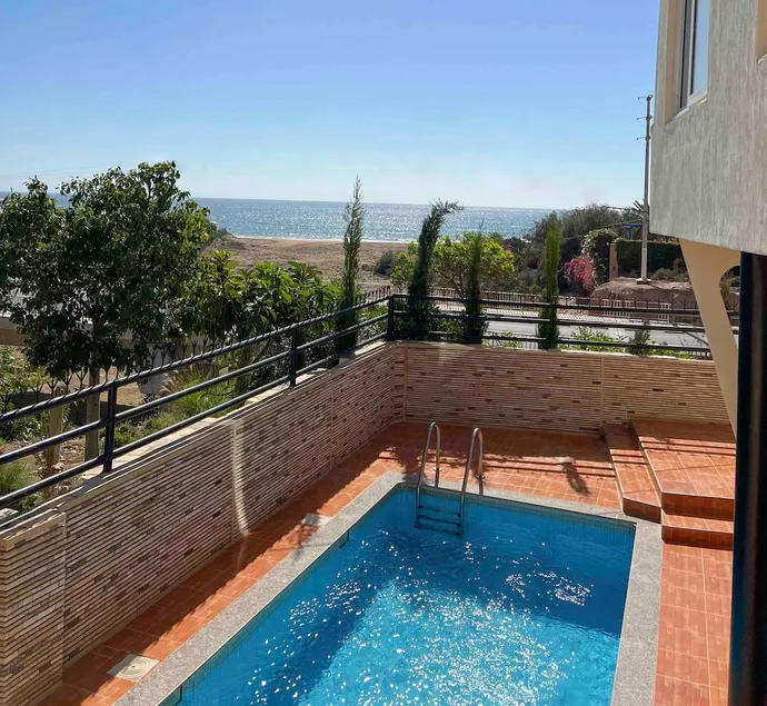 Beautiful villa with private pool & sea view - Image 1
