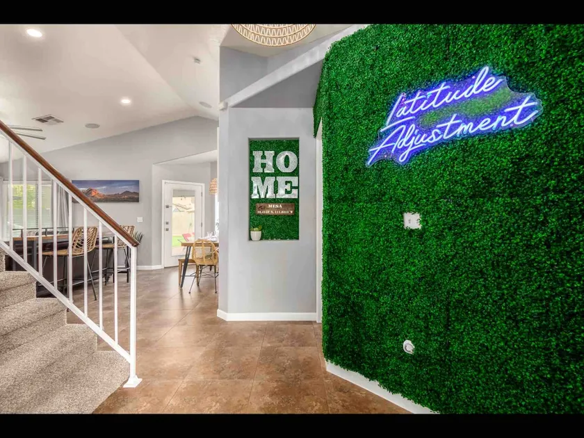Tolle Lage mit King Suite, Spielzimmer, BEHEIZTEM Pool und Putting Green! - Image 1