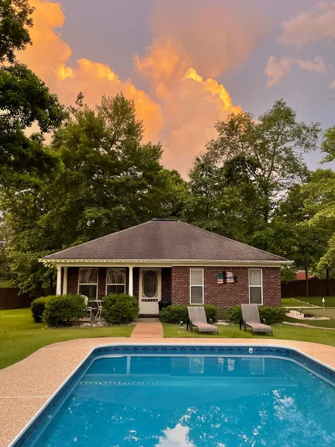 The Cottage on the Green - Image 1