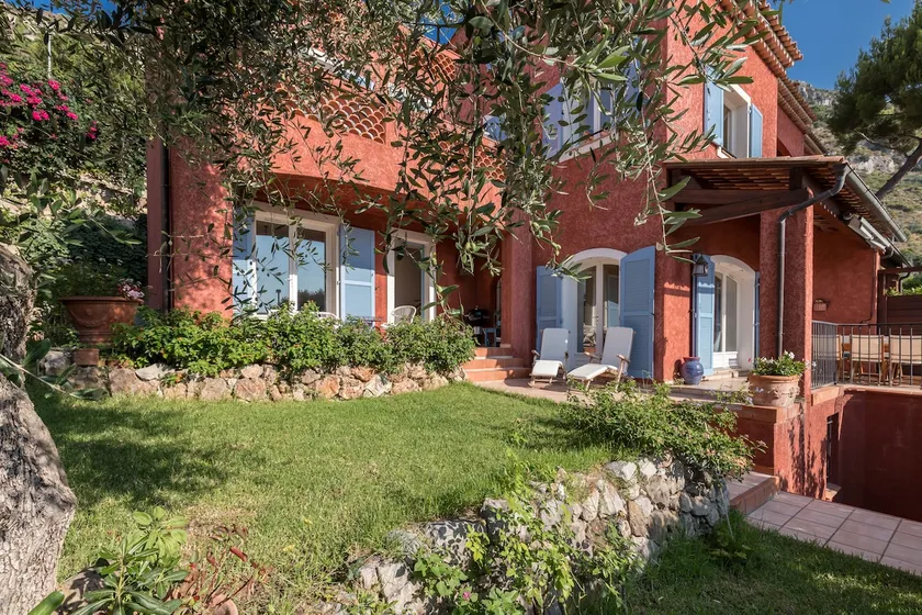 Villa Rouge on the French Riviera - Image 1
