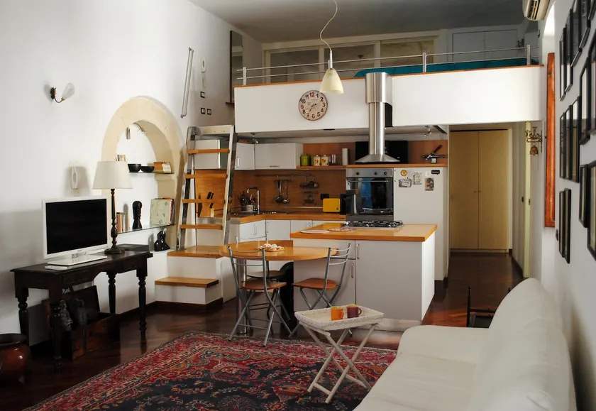 IzzHome Baylle - Image 1