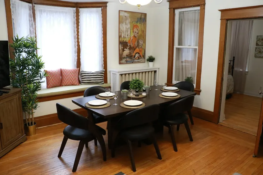 Gorgeous Queen West Apartments - Main Floor - Image 1