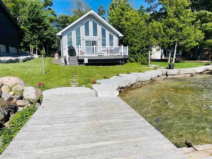 SouthLake Cottage on The Lake. - Image 1