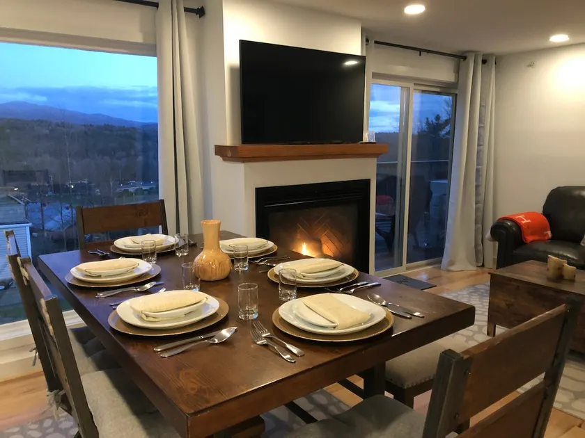 Fully Renovated, Mountain View, 3 Bedrooms, pool - Image 1