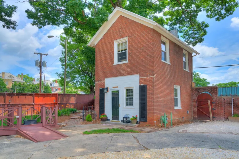 The Carriage House at Bent Oaks Manor - Image 1