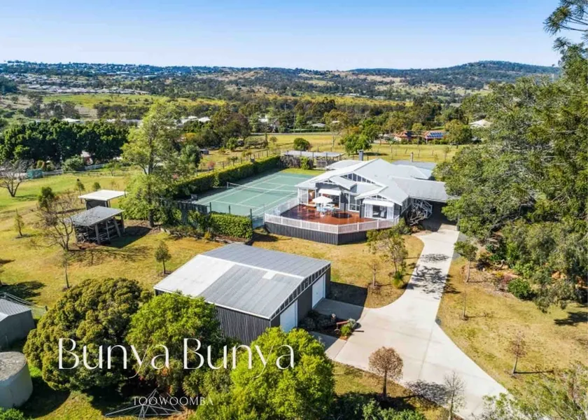 Luxury Estate set over 2 acres w/ Tennis Court - Image 1