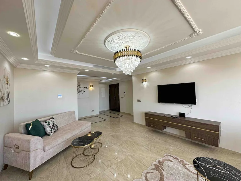 Luxury 3 Bedrooms Apartment Sea View - Image 1