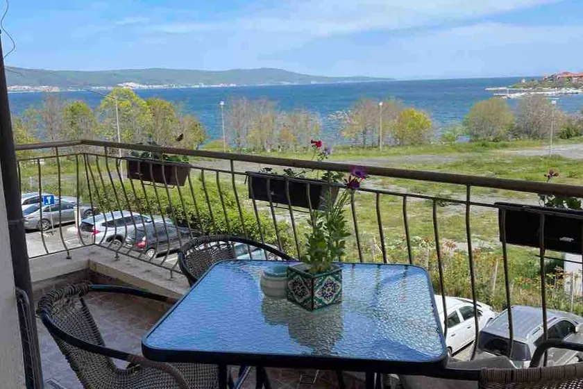 Lovely 2-bedroom apartment with amazing sea view - Image 1