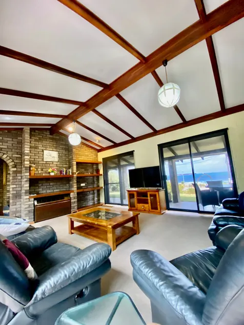 Absolute Beachfront Villa! - Image 1