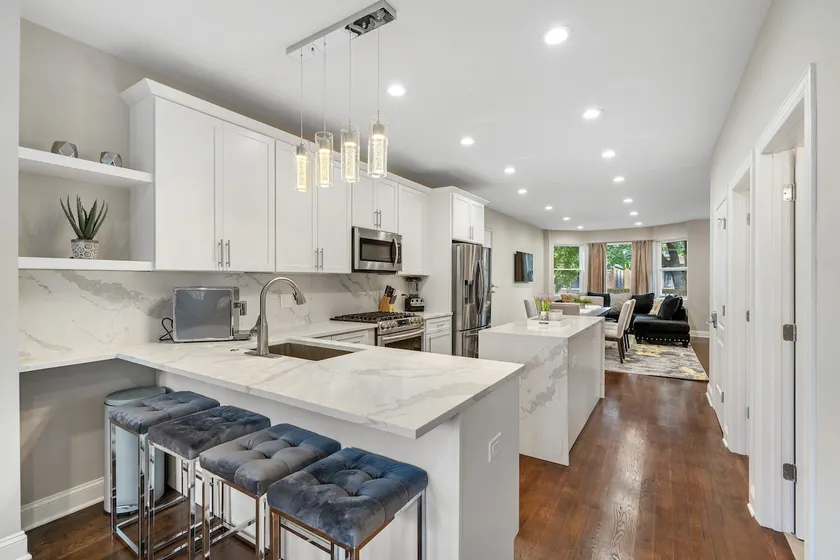 Gorgeous 5 BDR/ 4BA in Logan Square w/Parking! - Image 1
