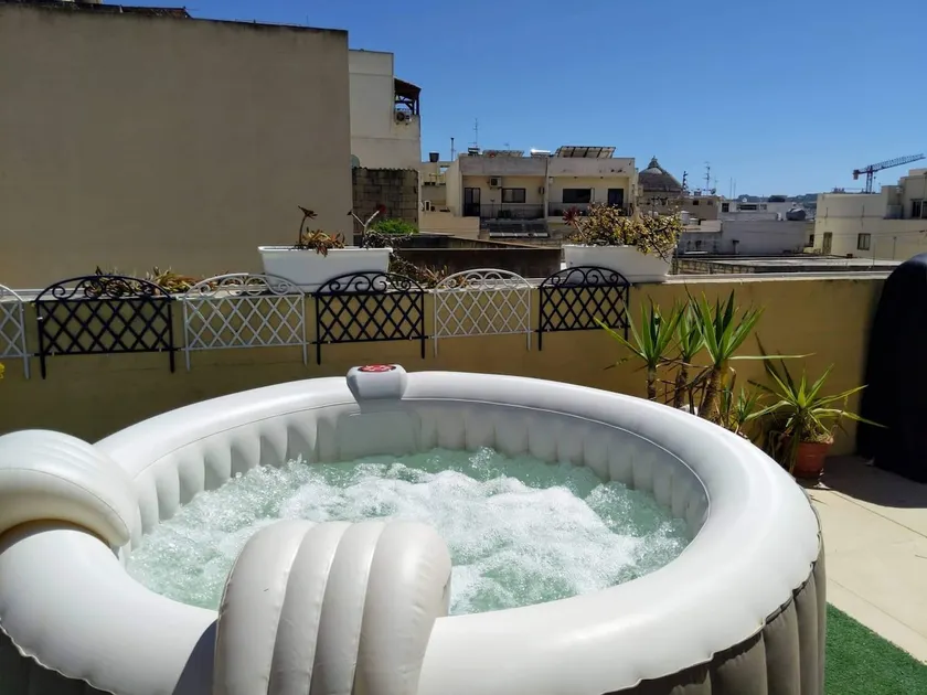 Totally Private Studio with your own jacuzzi - Image 1