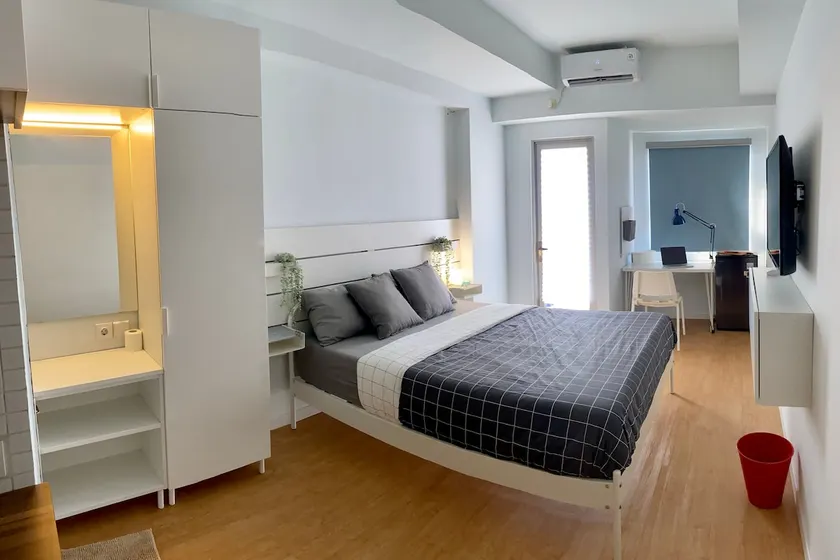 IR Residential Suite w/ Netflix , Disney & Wi-Fi ! - Image 1