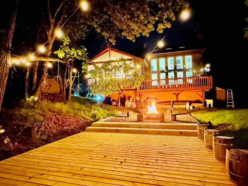 Clover House: Hot Tub, Secret Cave Room, 14+guests - Image 1