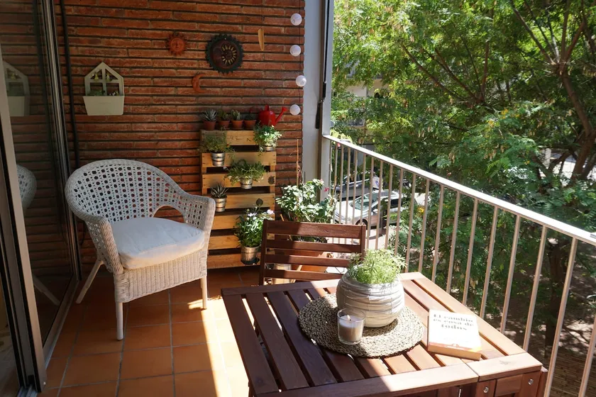 ”Gaudí” apartment, close to the beach. Mataró - Image 1
