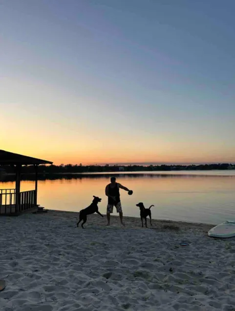 Lake w/Private Beach, Firepit, Kayaks, Dog Lovers - Image 1