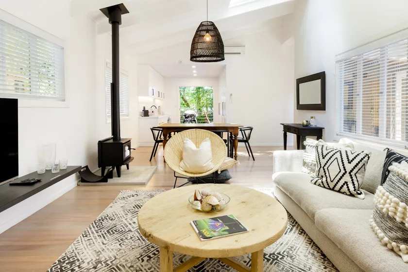 Rainforest Bungalow Retreat, Walk to Beach - Image 1